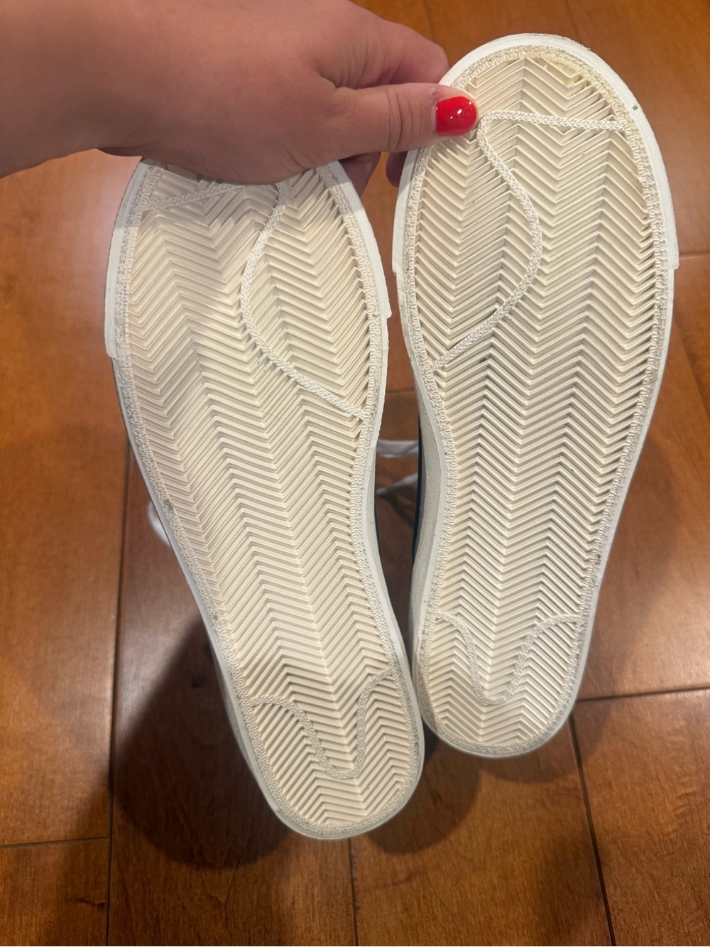 Nike White High-Top Sneakers with Black Swoosh - Picture 13 of 13